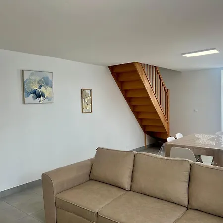 La Futuropolis : Maison Avec Independant Jaunay-Clan