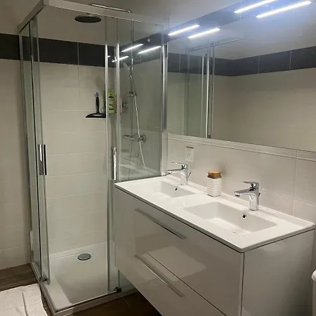 La Futuropolis : Maison Avec Independant ז'ונה-קלה