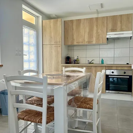 La Futuropolis : Maison Avec Independant בית נופש