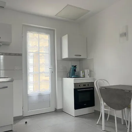 La Futuropolis : Maison Avec Independant