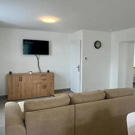 La Futuropolis : Maison Avec Independant בית נופש