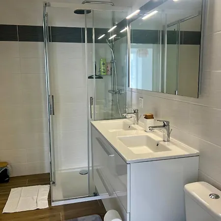 La Futuropolis : Maison Avec Independant בית נופש ז'ונה-קלה